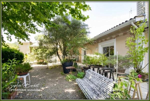 EXCEPTIONNEL À LÉOGNAN, LIMITE GRADIGNAN – PROPRIÉTÉ DE CARACTÈRE SUR PLUS DE 1,3 HECTARE DE NATURE