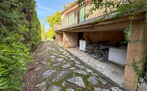 Maison à vendre    3 pièces • 98,53 m2 Aspremont