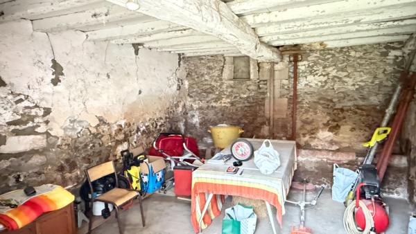 NOAILLES PROCHE Maison à Vendre 4 pièces- dépendance, grange, hangar , jardin