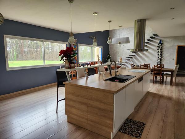 Maison à CHANCELADE, 24650 - 5 pièces 263m²