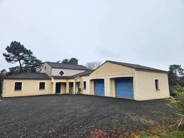 Maison à CHANCELADE, 24650 - 5 pièces 263m²