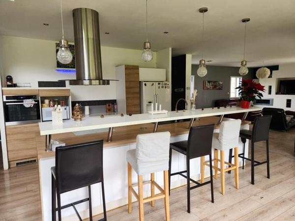 Maison à CHANCELADE, 24650 - 5 pièces 263m²