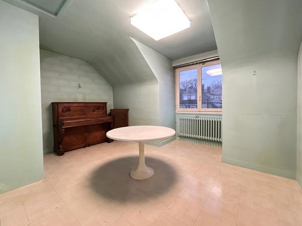 Maison à vendre 8 pièces LE CHESNAY (78) 180 m², 6 chambres, garage, 575m²