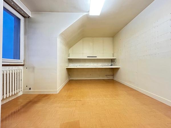 Maison à vendre 8 pièces LE CHESNAY (78) 180 m², 6 chambres, garage, 575m²