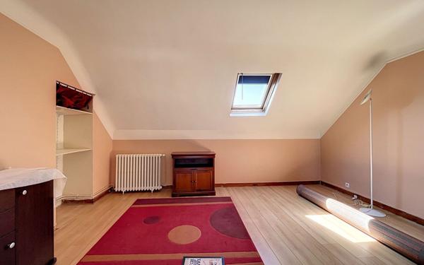 Appartement à louer    1 pièce •  Voisins-le-Bretonneux