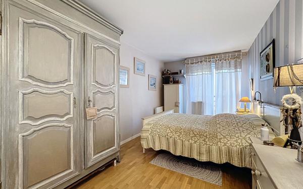 Appartement à vendre    6 pièces • 121 m2 Montrouge