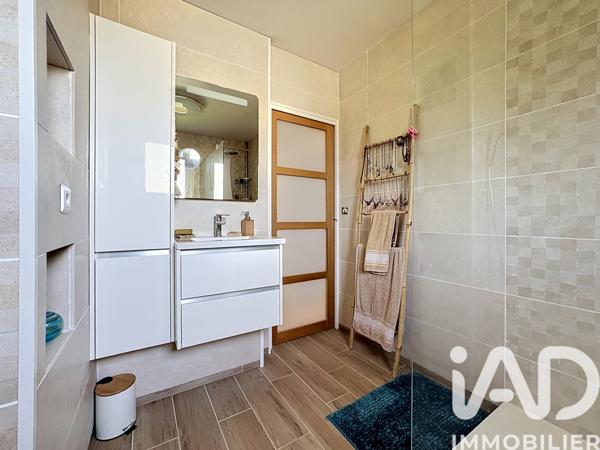 Maison à vendre 10 pièces 194,24 m² Osny
