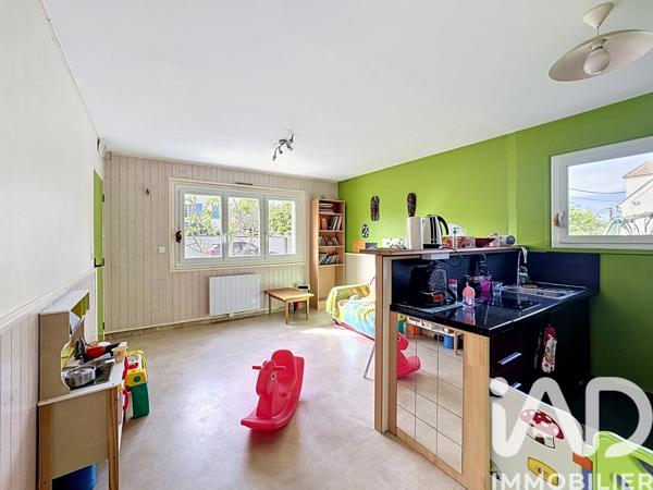 Maison à vendre 10 pièces 194,24 m² Osny