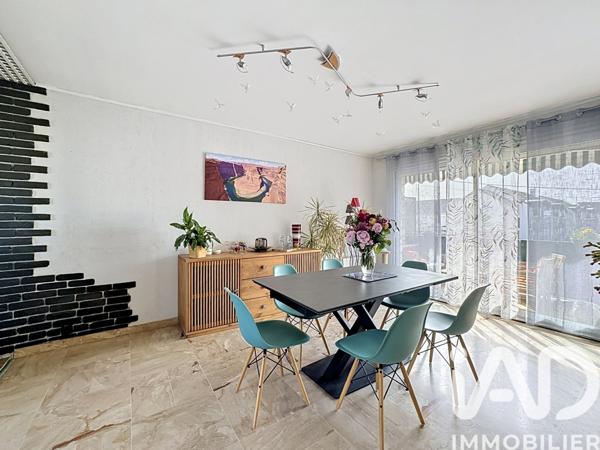 Maison à vendre 10 pièces 194,24 m² Osny