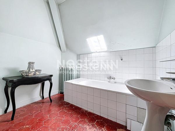 Maison à vendre en plein centre-ville de L'Isle-Adam avec dépendance - 6 chambres
