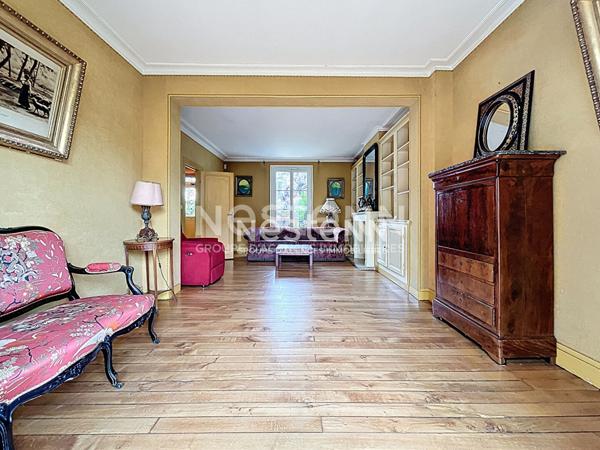 Maison à vendre en plein centre-ville de L'Isle-Adam avec dépendance - 6 chambres