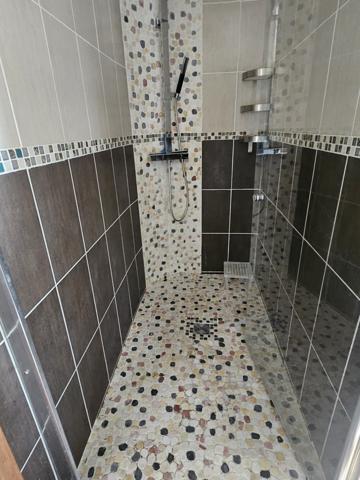 Camaret-sur-Aigues (84850) CAMARET T5 AVEC JARDIN