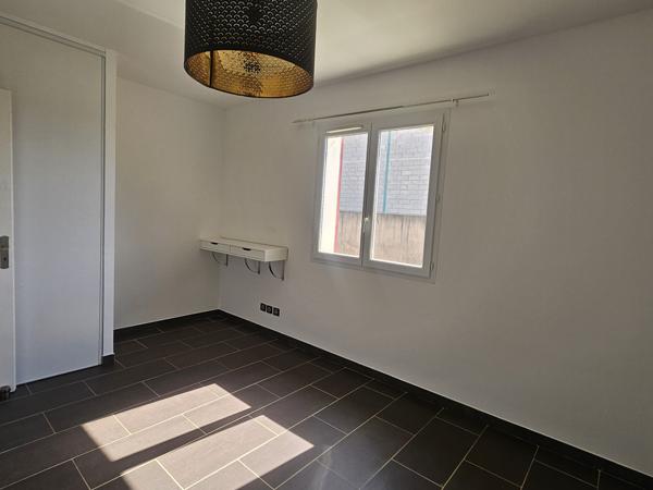 Camaret-sur-Aigues (84850) CAMARET T5 AVEC JARDIN