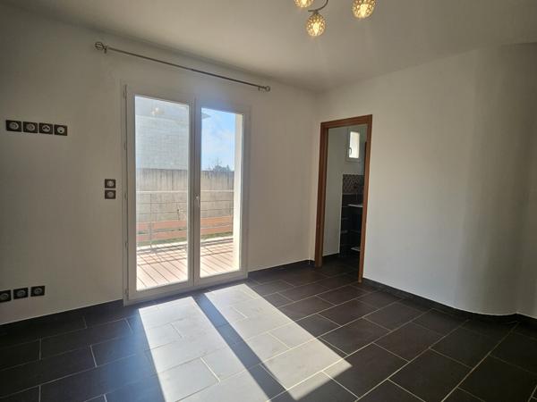 Camaret-sur-Aigues (84850) CAMARET T5 AVEC JARDIN