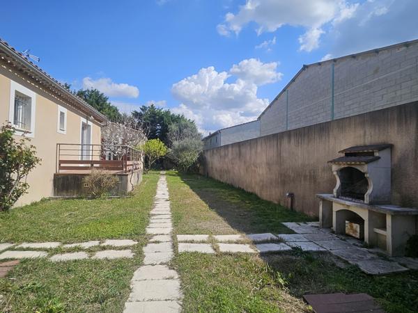 Camaret-sur-Aigues (84850) CAMARET T5 AVEC JARDIN