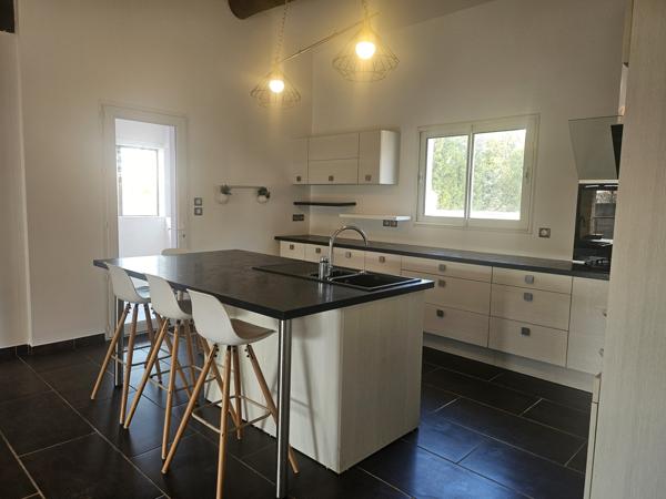 Camaret-sur-Aigues (84850) CAMARET T5 AVEC JARDIN