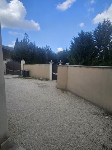 Camaret-sur-Aigues (84850) CAMARET T5 AVEC JARDIN