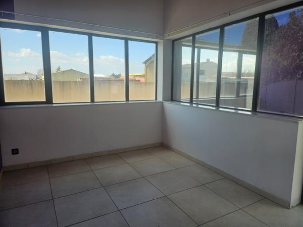 Camaret-sur-Aigues (84850) CAMARET T5 AVEC JARDIN