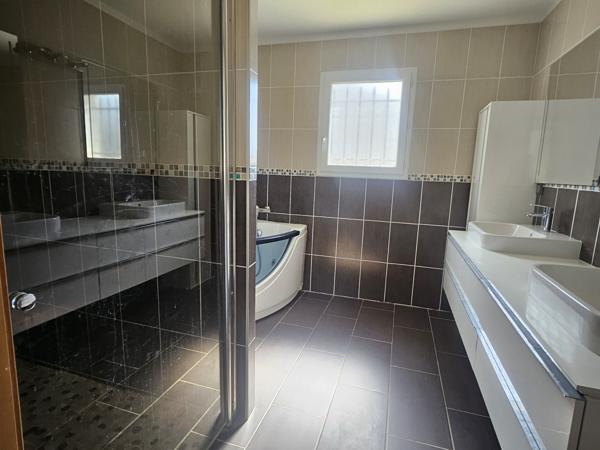 Camaret-sur-Aigues (84850) CAMARET T5 AVEC JARDIN