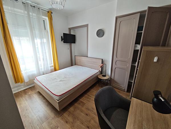 A LOUER : T1 à LILLE • • 450 € CC • Réf. 1537-3