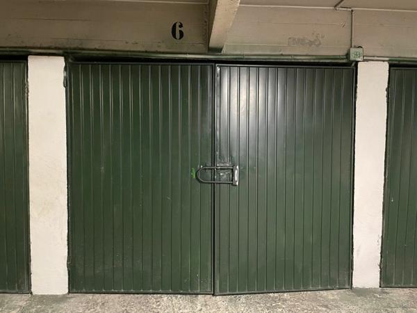 Stationnement à louer    13 m2 Paris 11