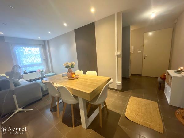 T5 aménagé en 2 T2 d'environ 49m² chacun