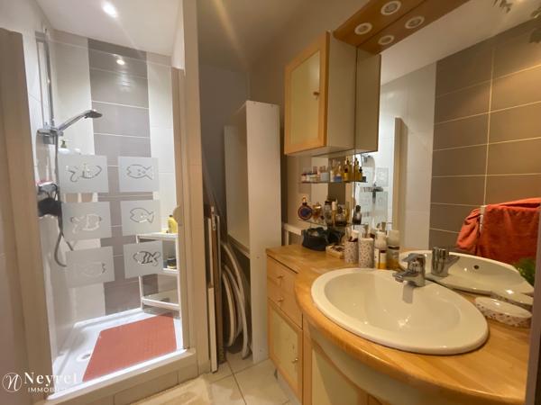 T5 aménagé en 2 T2 d'environ 49m² chacun