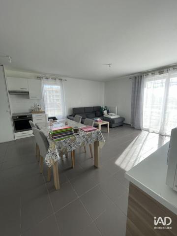 Location appartement 3 pièces 62 m² Salon-de-Provence