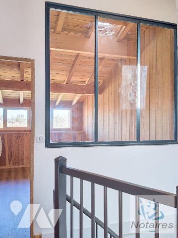 A deux pas de la place centrale ravissante maison de ville en pierre environ 129 m² de surface ...