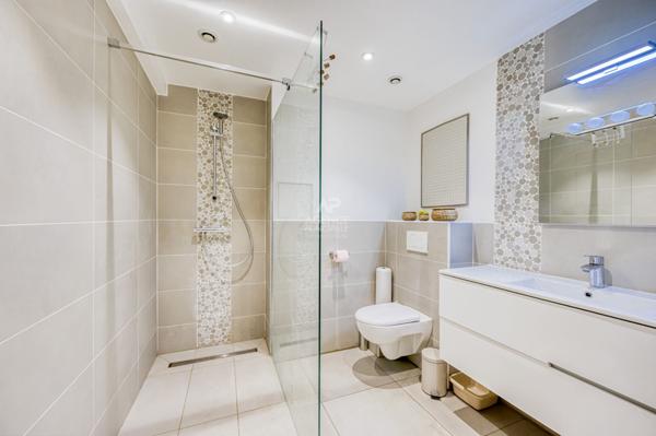 CHAVILLE - Duplex 5 pièces, calme et lumière. €619 000 ** - Référence 660-C