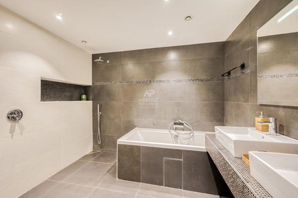 CHAVILLE - Duplex 5 pièces, calme et lumière. €619 000 ** - Référence 660-C