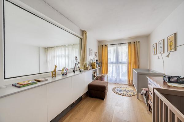 CHAVILLE - Duplex 5 pièces, calme et lumière. €619 000 ** - Référence 660-C