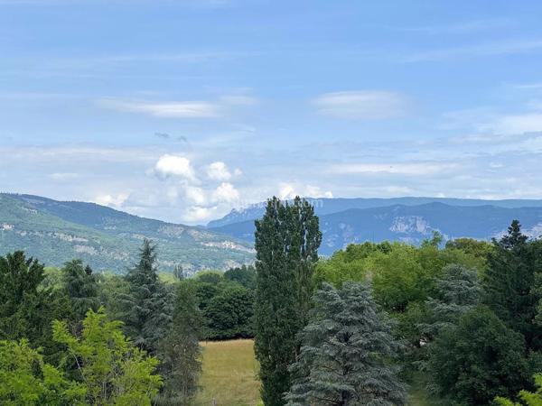 Vente Terrain 932 m2 à Les Avenières Veyrins-Thuellin