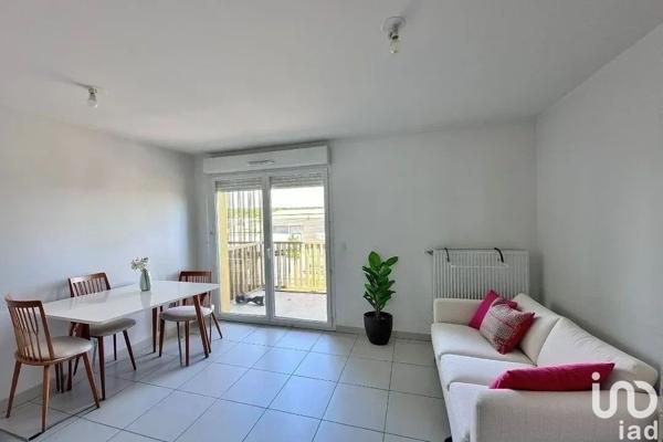 Appartement 1 pièce de 27 m² à Saint-Priest (69800)