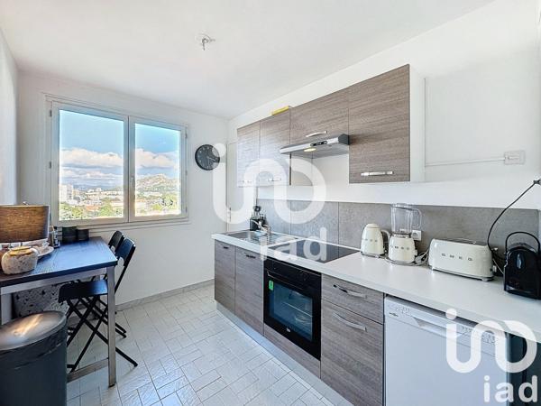 Appartement 3 pièces de 71 m² à Marseille (13009)
