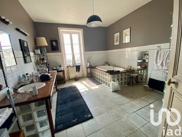 Maison à vendre 14 pièces 365 m² La Guiche