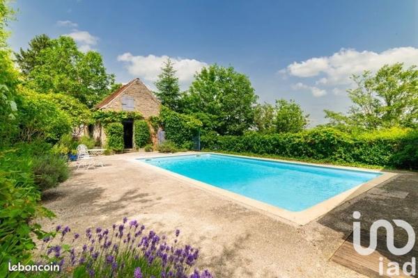 Maison à vendre 14 pièces 365 m² La Guiche