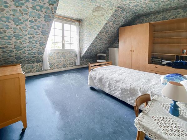 Vauréal Village : Belle Maison traditionnelle de 7 pièces avec terrain de 936 m2