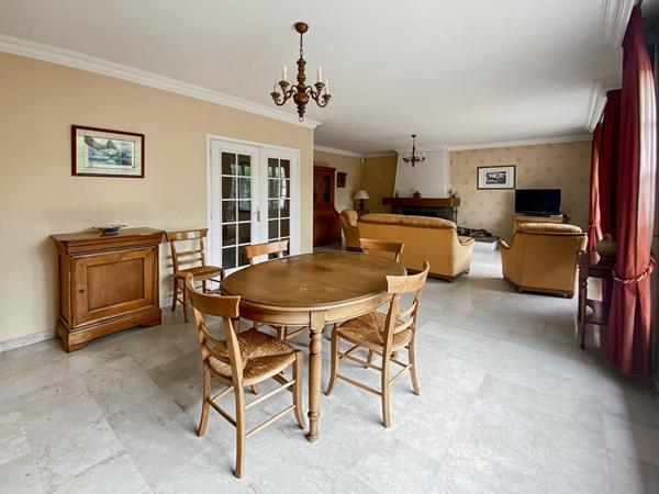 Vauréal Village : Belle Maison traditionnelle de 7 pièces avec terrain de 936 m2