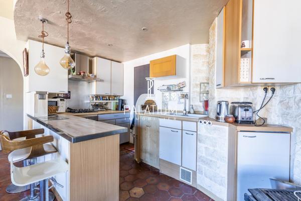 Port-Grimaud – Ensemble de 2 appartements en bord de canal – 169 m² – 2 amarrages