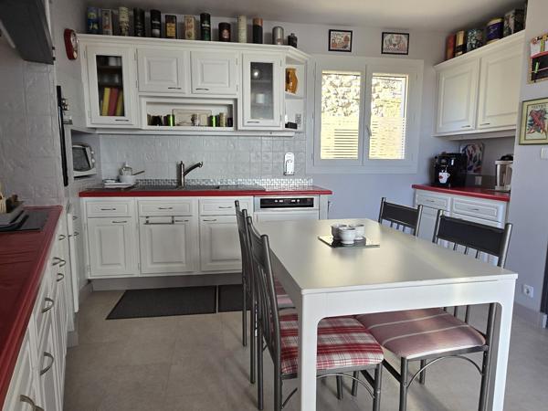 Maison lumineuse avec garage, terrasse et vue exceptionnelle