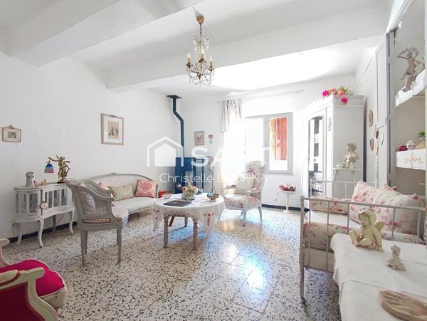 Maison de ville à fort potentiel avec dépendances