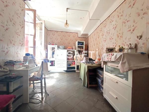 Maison de ville à fort potentiel avec dépendances