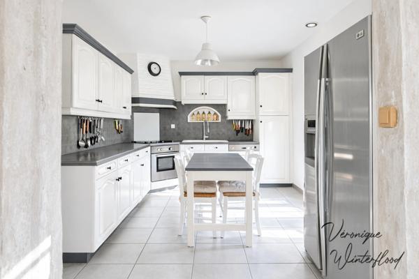 Maison à vendre 5 pièces MANTES LA VILLE (78)130m²-4 chambres-1153m²-garage-sous-sol-dépendance.