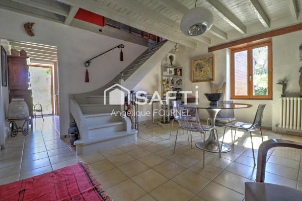Bâtisse de 220 m² sur un terrain de 1 471 m² à Vienne