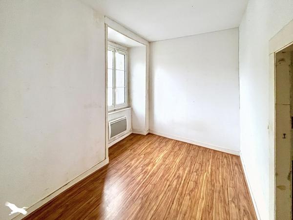 Appartement à vendre 58 300 € Saint-Yrieix-la-Perche 4 p 81 m² DPE F