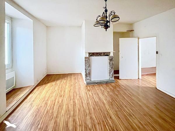 Appartement à vendre 58 300 € Saint-Yrieix-la-Perche 4 p 81 m² DPE F