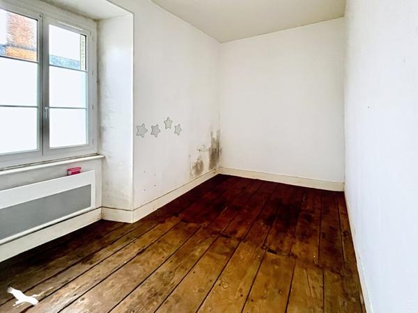 Appartement à vendre 58 300 € Saint-Yrieix-la-Perche 4 p 81 m² DPE F