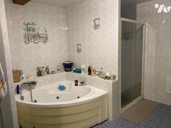 Ferme rénovée avec dépendances