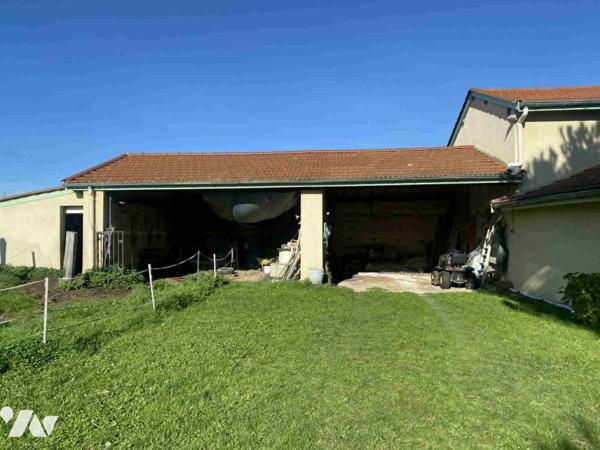 Ferme rénovée avec dépendances